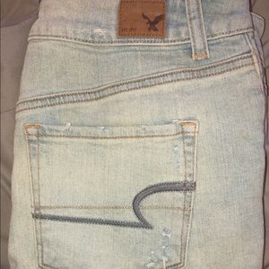 American Eagle Jean light wash jean shorts!